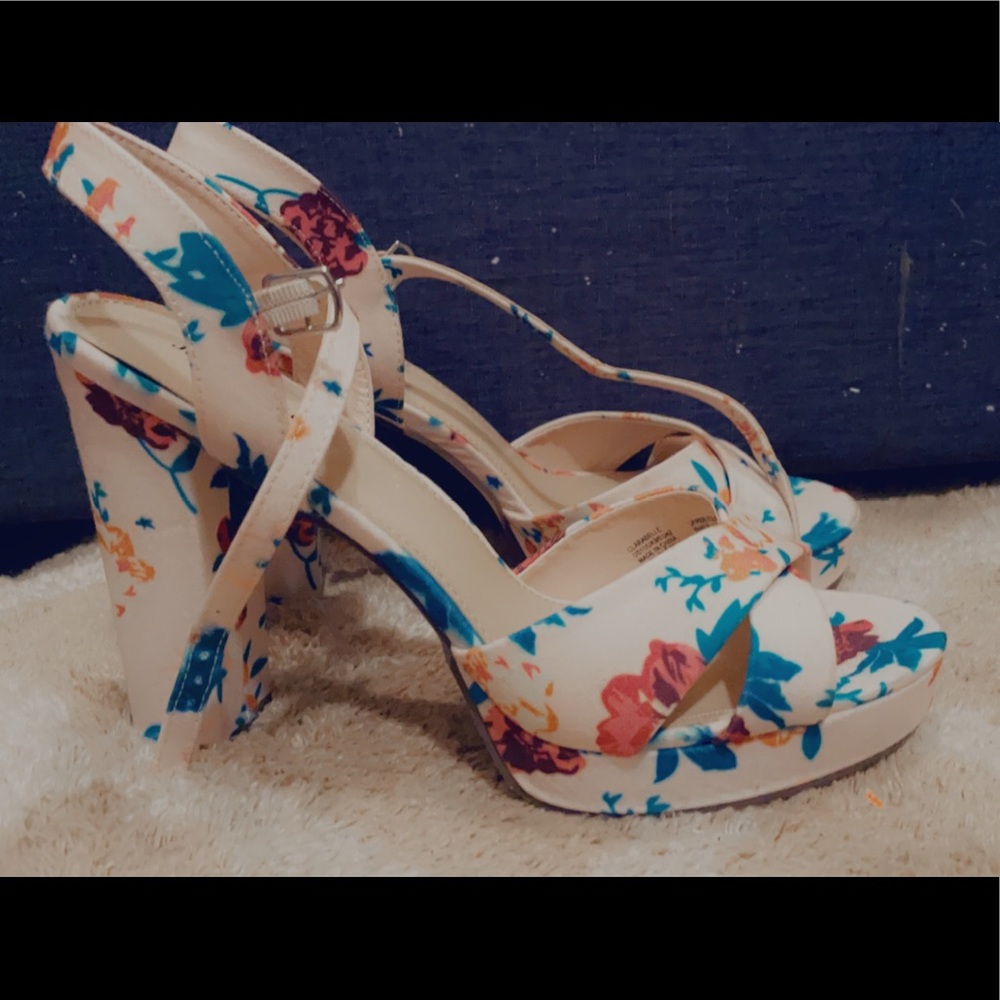 Chunky heel shoe